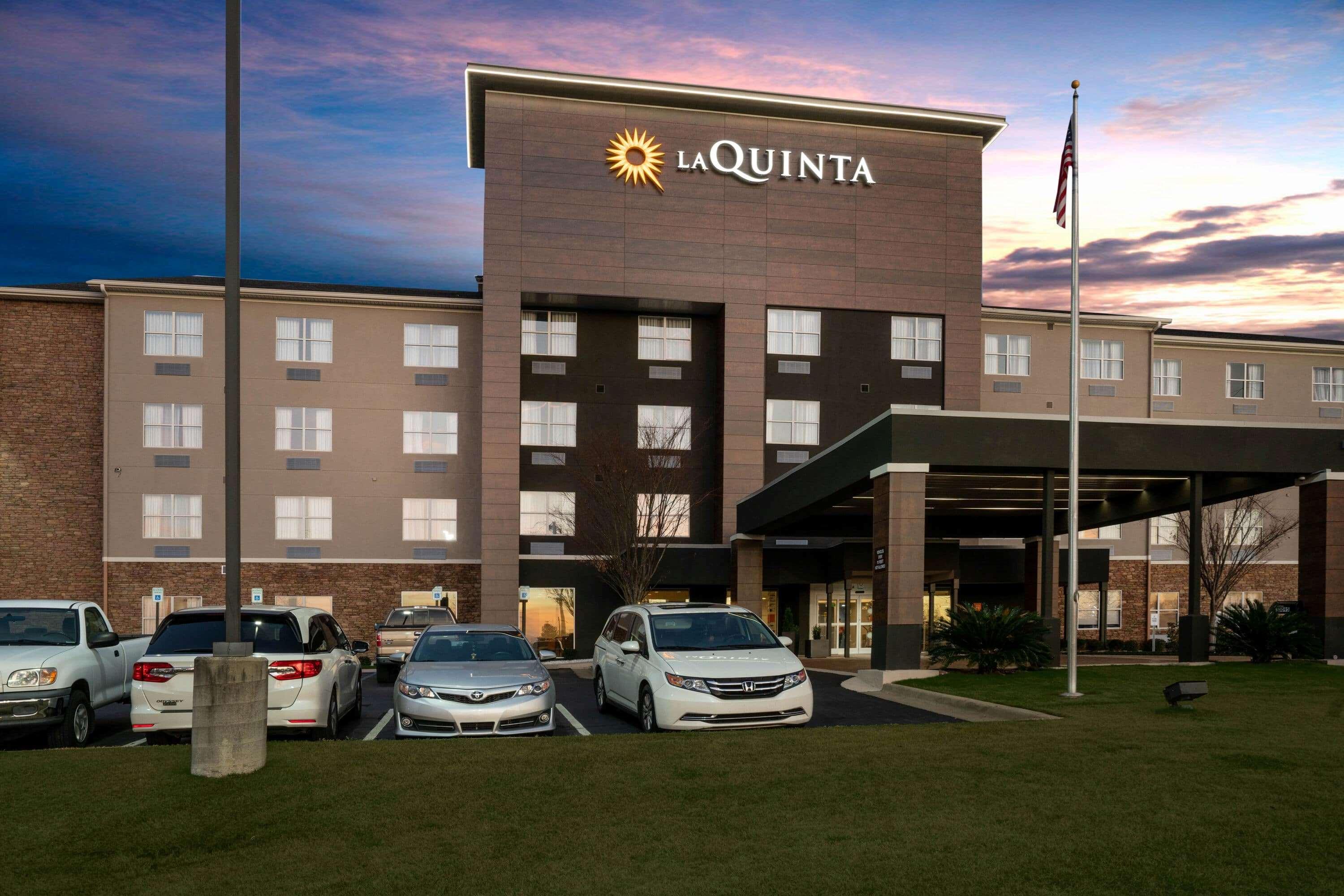 La Quinta By Wyndham Монтгомъри Екстериор снимка
