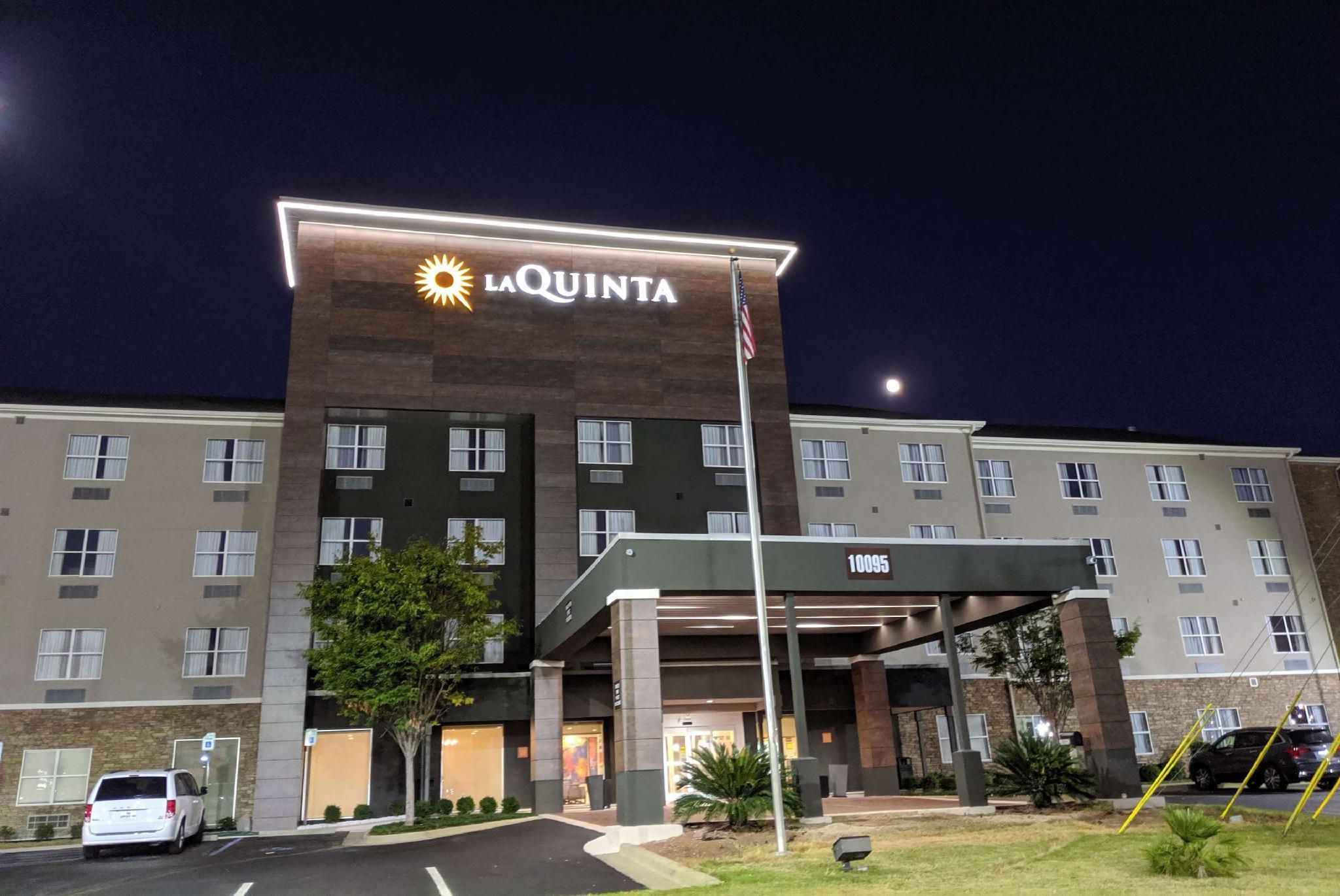 La Quinta By Wyndham Монтгомъри Екстериор снимка